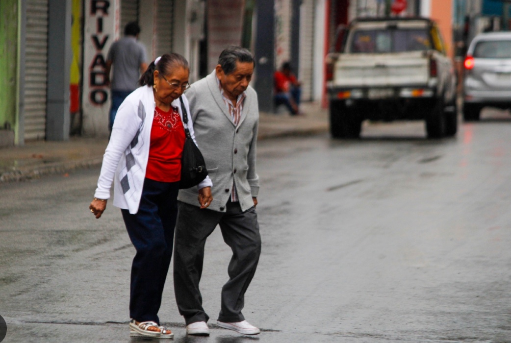 Frente frío 37 provoca descenso de temperatura y vientos fuertes en León