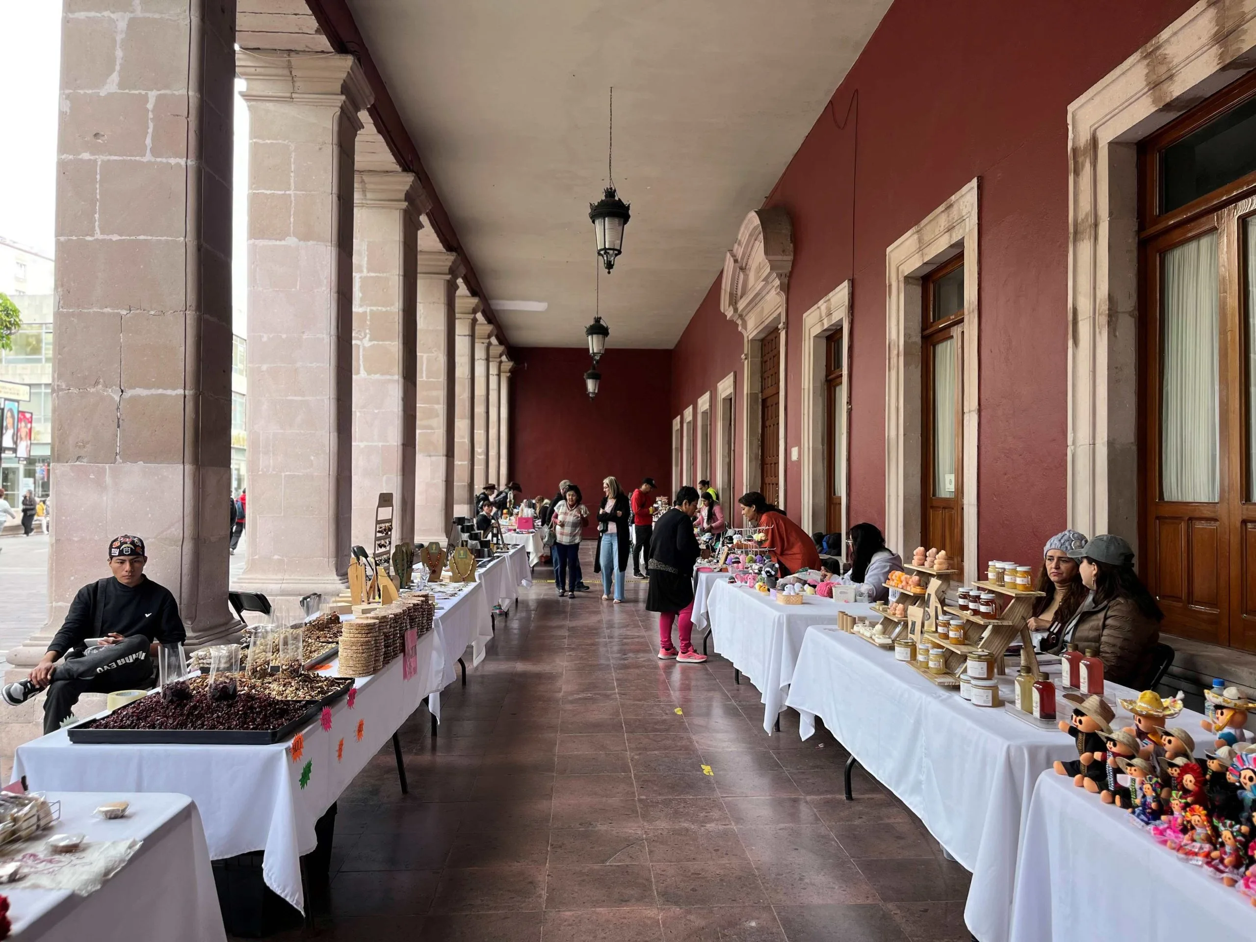 Invitan a artesanos y emprendedores al "Pabellón Turístico" del Ayuntamiento