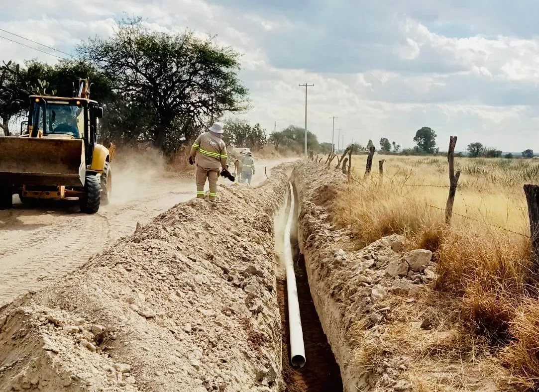 Instalan nueva red de distribución de agua en Buenavista de Peñuelas