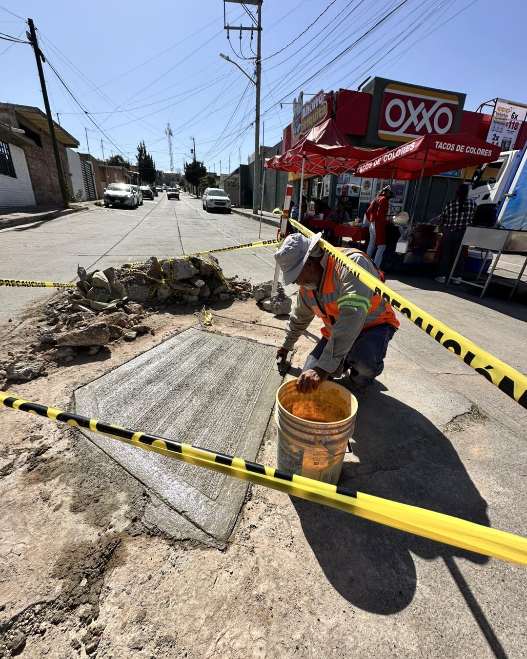 Atienden fugas, drenaje y bacheo en distintos puntos de la ciudad