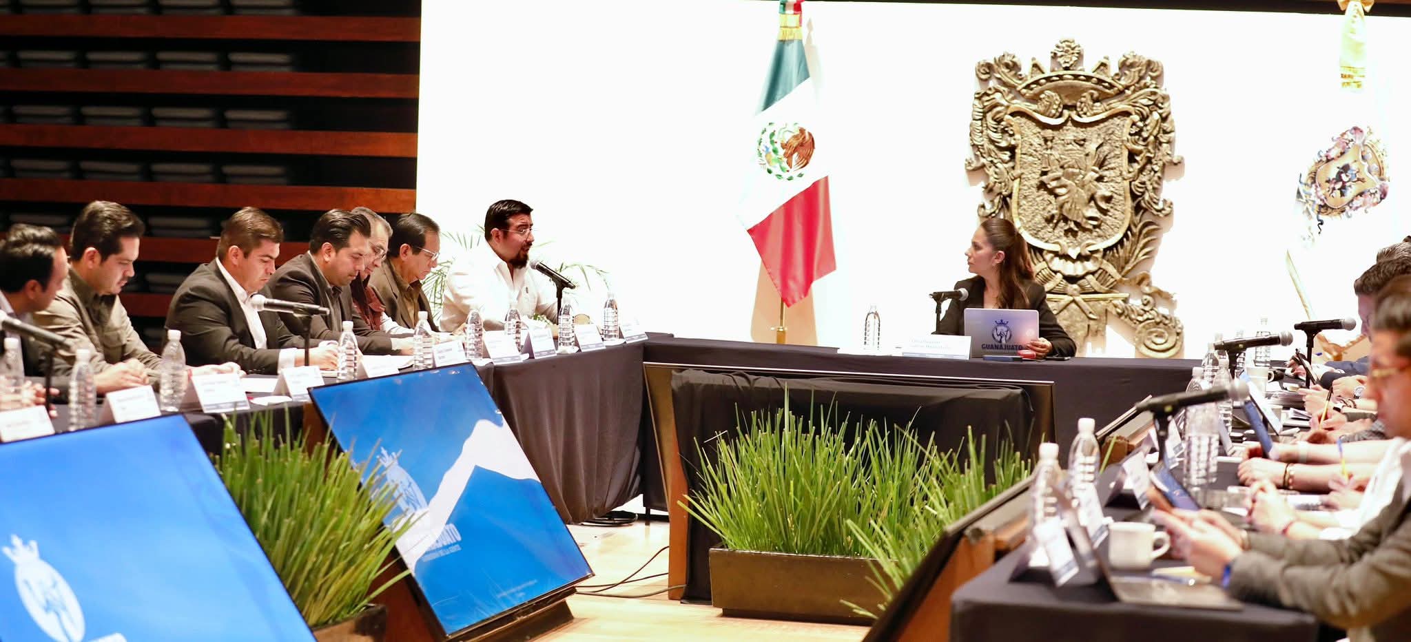 Guanajuato dividirá crédito de 4 mil millones entre infraestructura y obra social