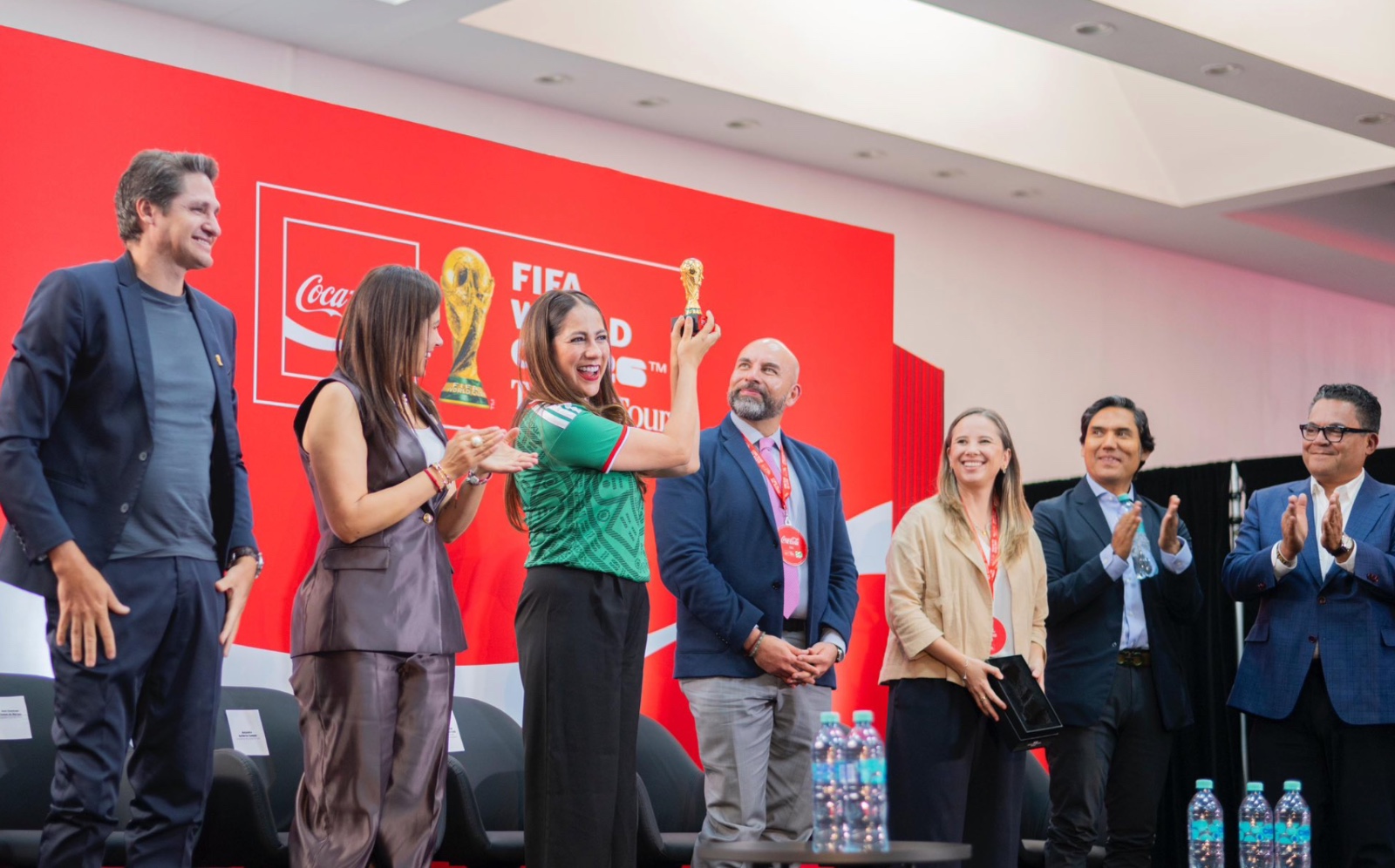 León recibe el Trofeo Original de la FIFA y enciende el ambiente rumbo al Mundial 2026