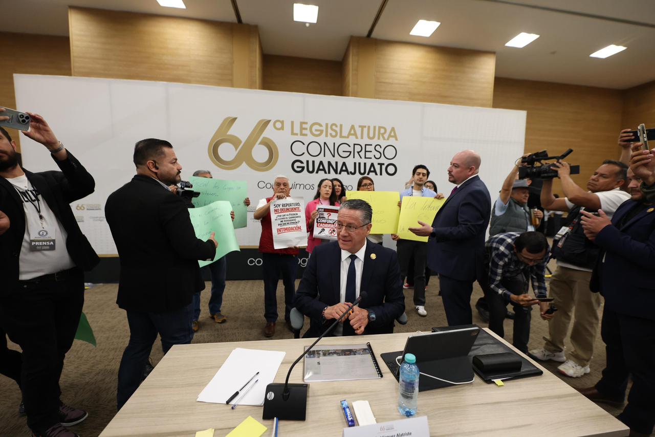 Protesta “no es educada”: responde fiscal a periodistas que reclaman apertura en Guanajuato