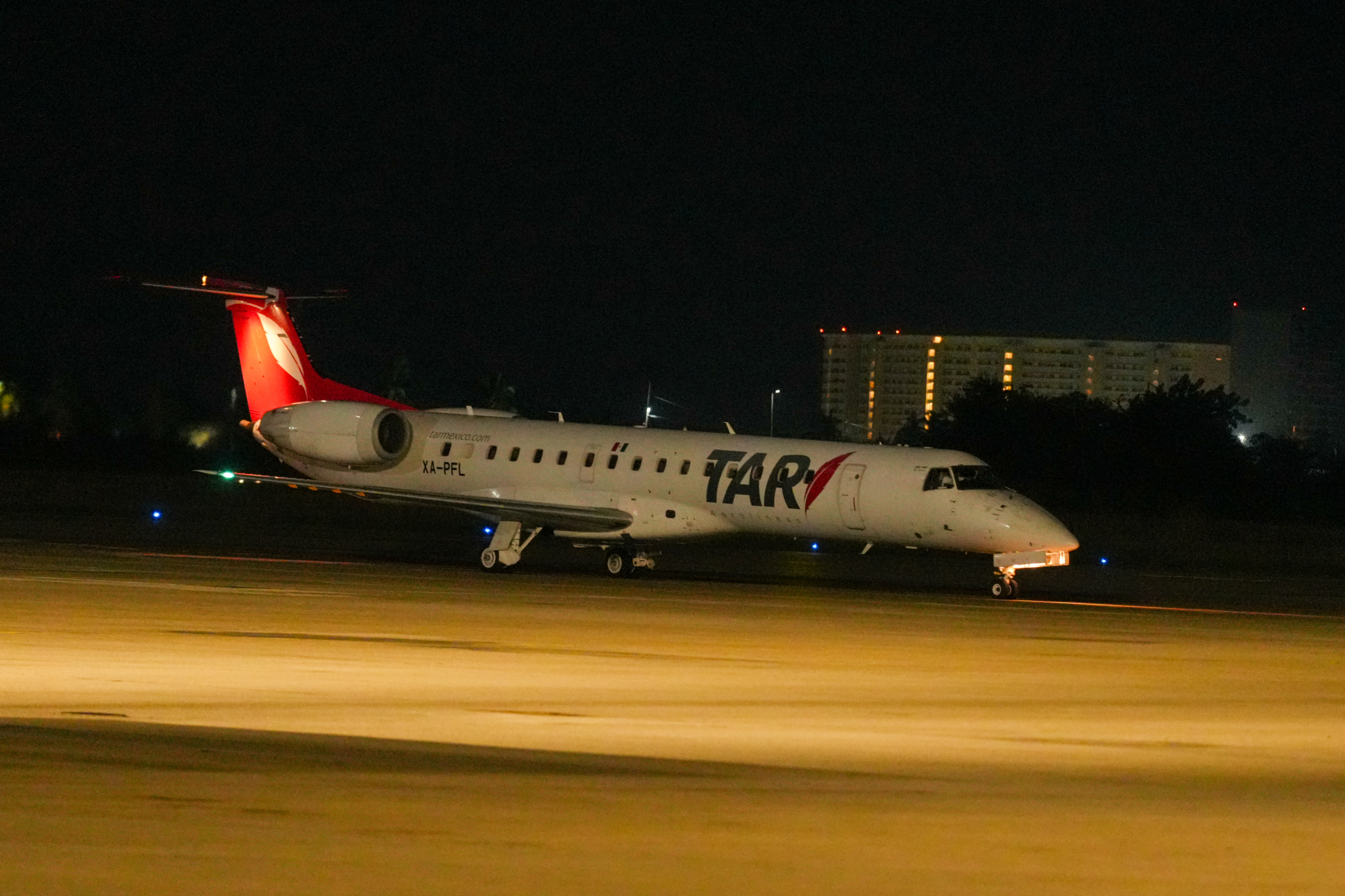 ¿Qué está pasando con la aerolínea TAR en Aguascalientes?