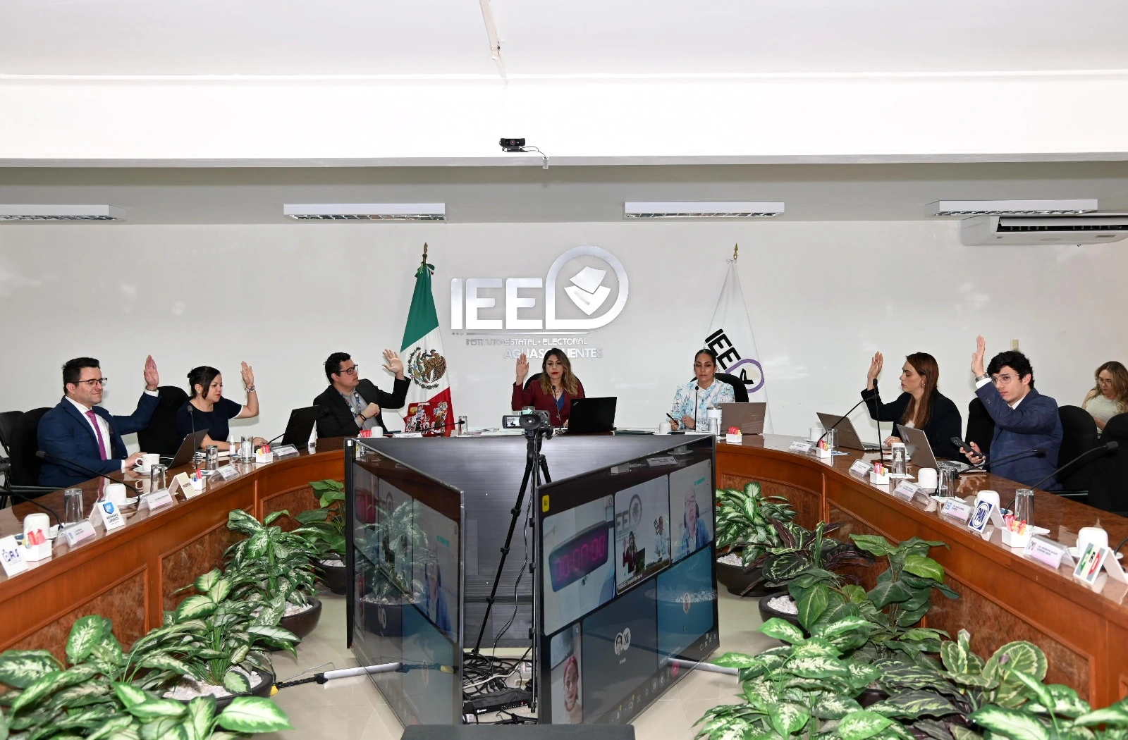 Aguascalientes “va tarde” en paridad; IEE defiende candidaturas exclusivas para mujeres