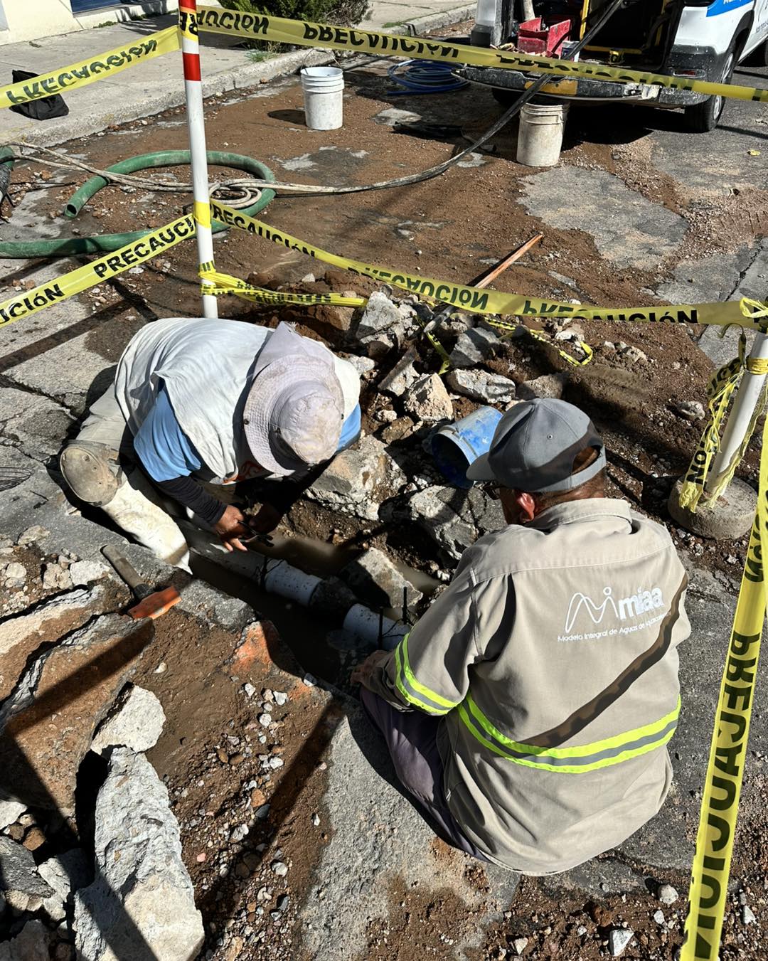 MIAA atiende fuga de agua en Lindavista para evitar desperdicio