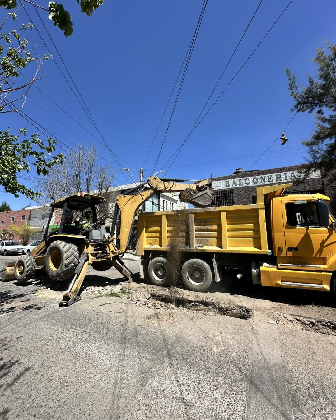 Avanza rehabilitación de drenaje y desazolve en distintos puntos de la ciudad