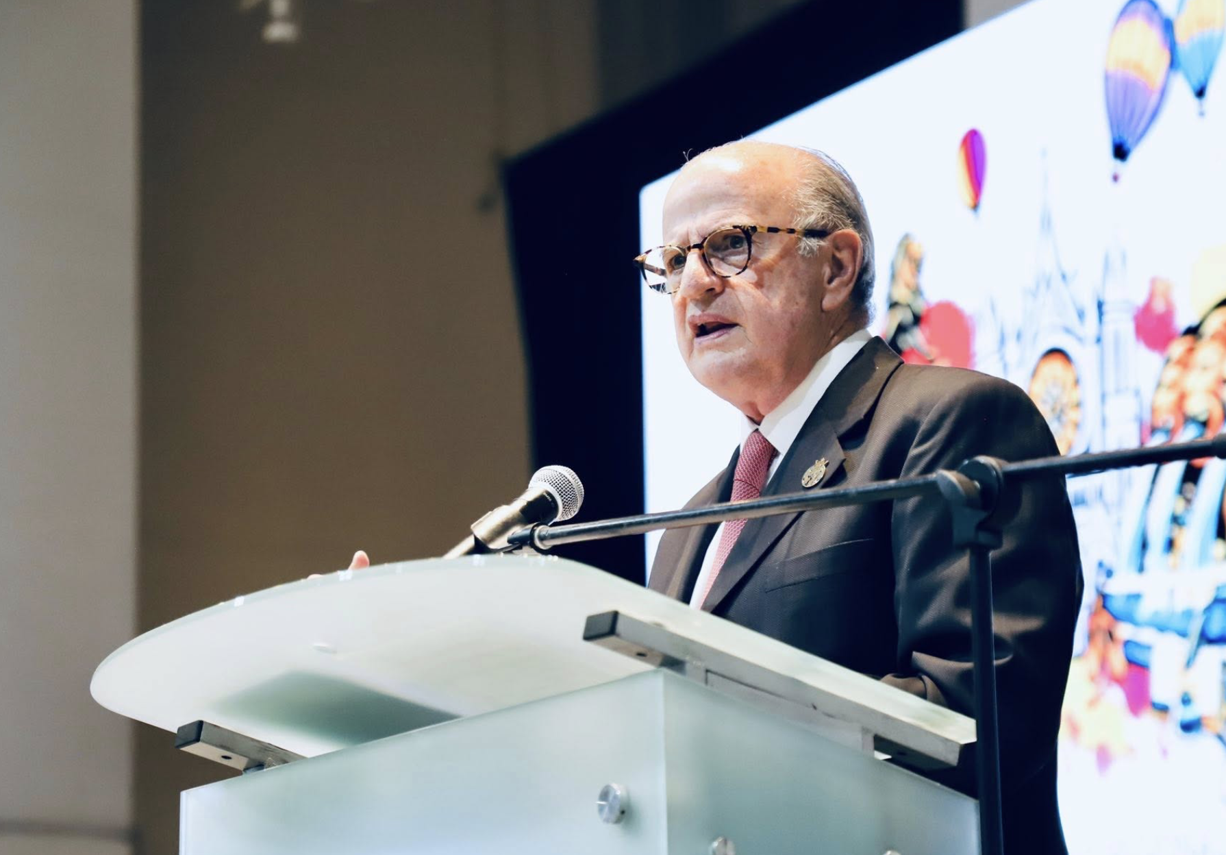 SEG advierte que uso de celulares ya afecta aprendizaje en escuelas