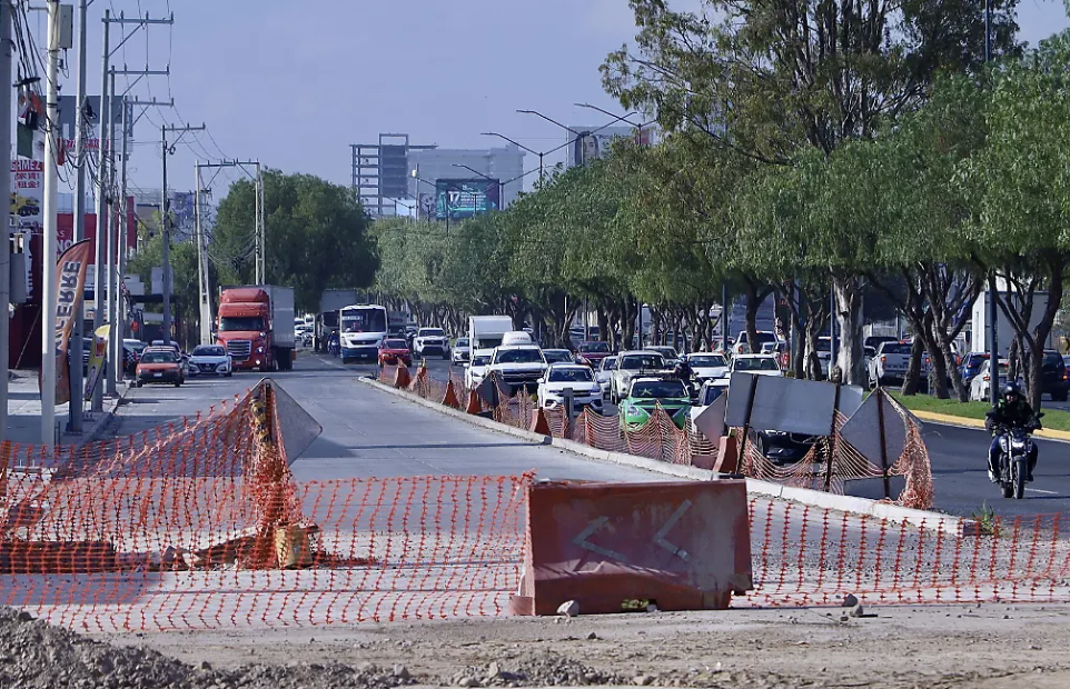 Ampliación del bulevar Aeropuerto en León sigue detenida por predio sin liberar