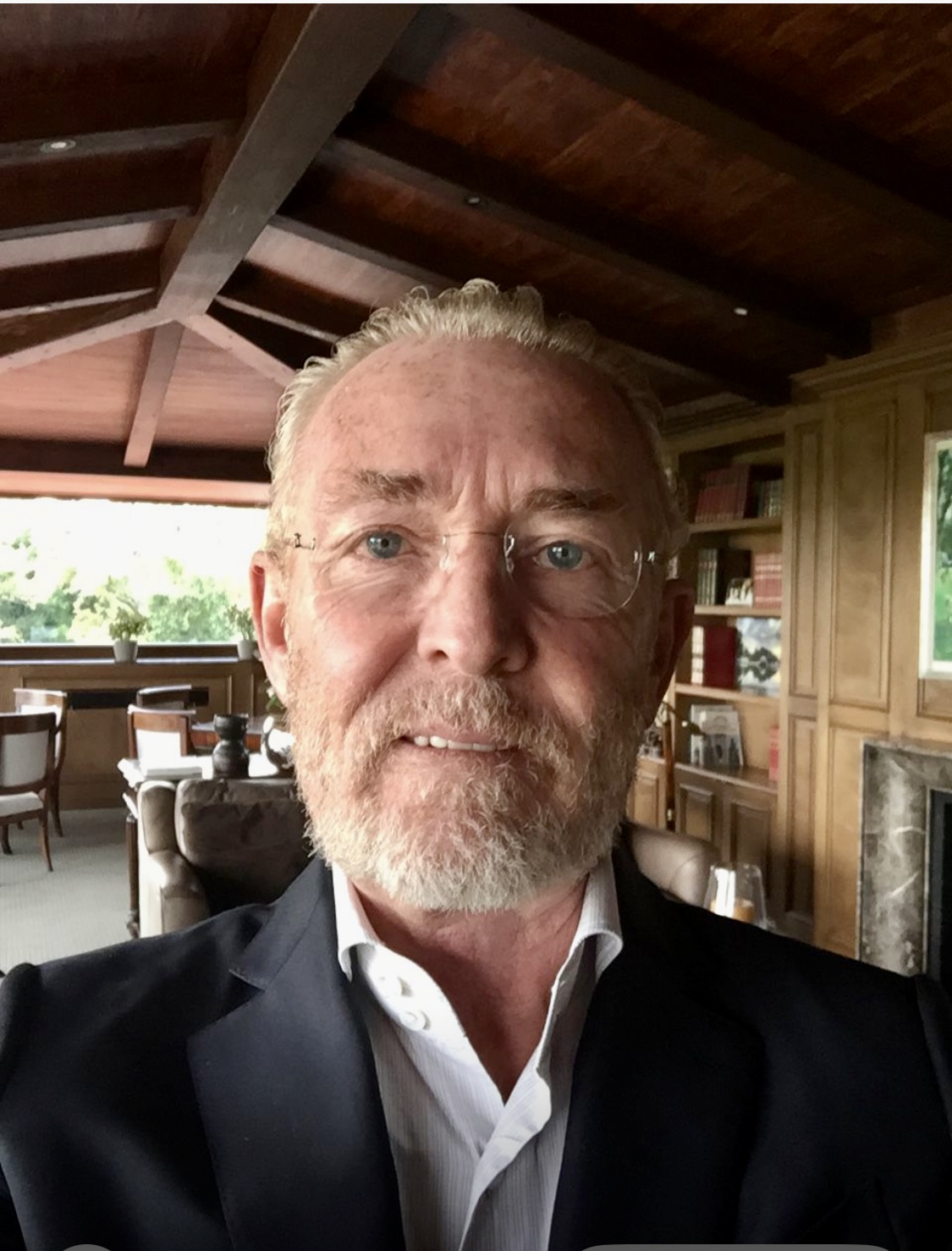 Fernando Schütte Elguero / Columnista Newsweek En Español Baja California.