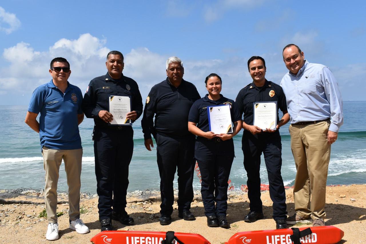 Reconoce CEDHBC a salvavidas de Bomberos Tijuana: heroísmo cotidiano frente a un mar impredecible