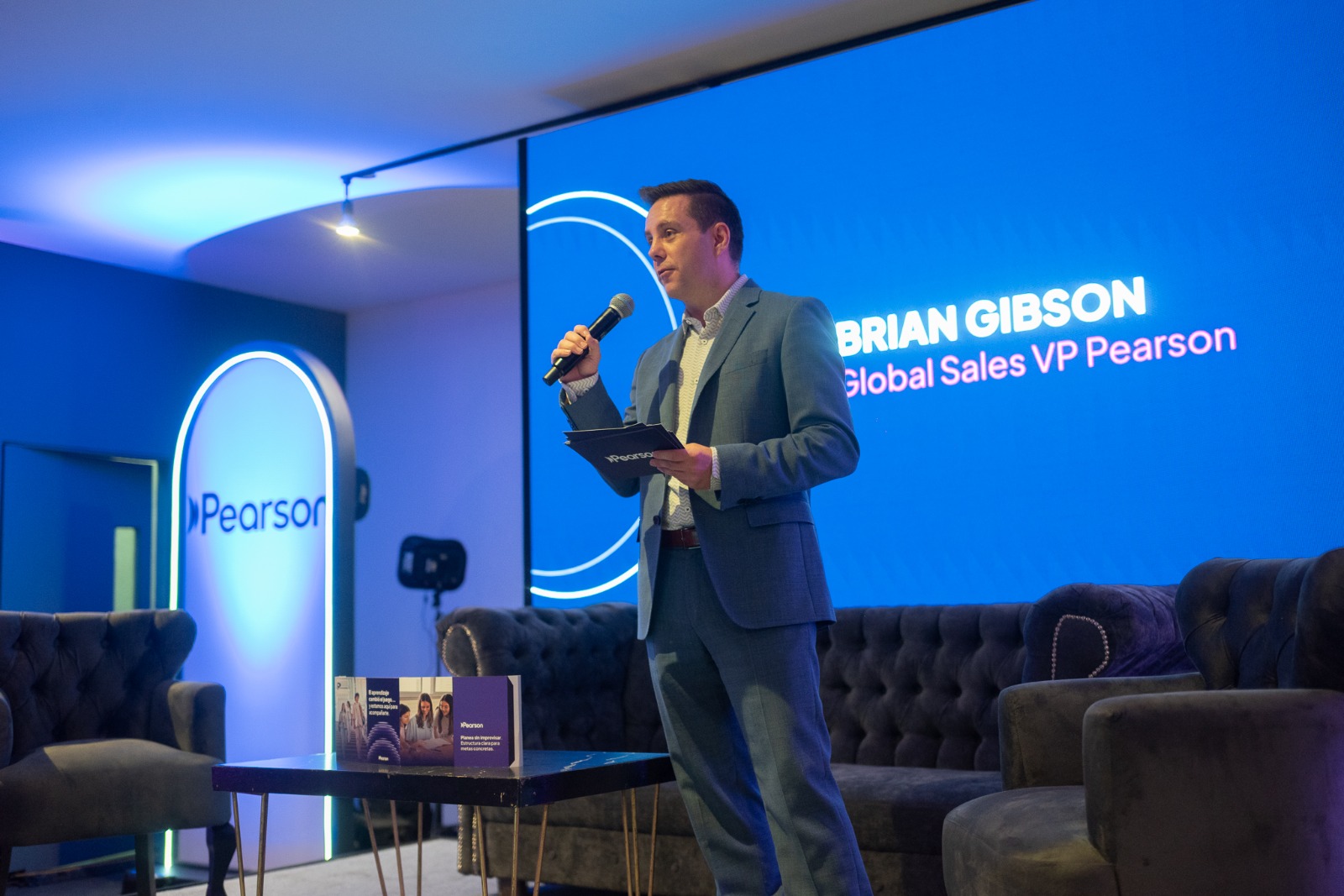 Pearson: el reto de formar pensamiento crítico en estudiantes actuales