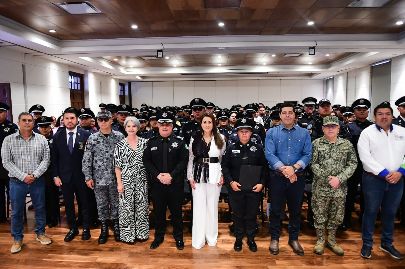 Entregan bono a policías municipales y estatales