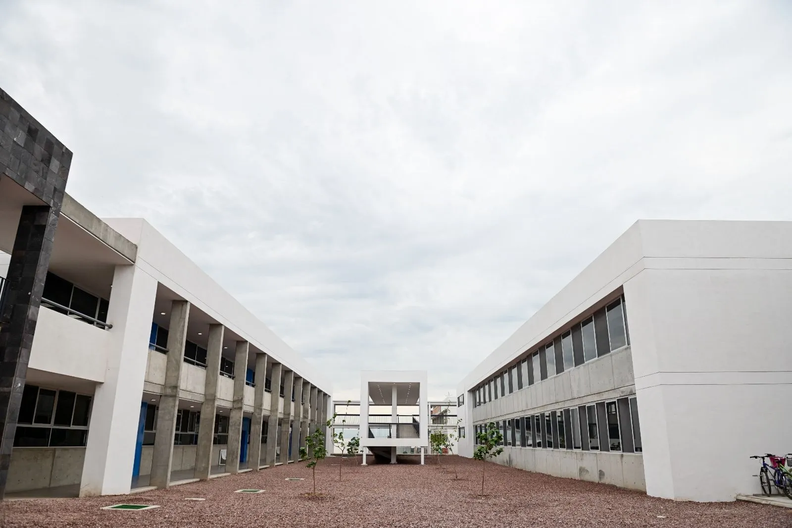 BachUAA Asientos, a una firma de iniciar su construcción