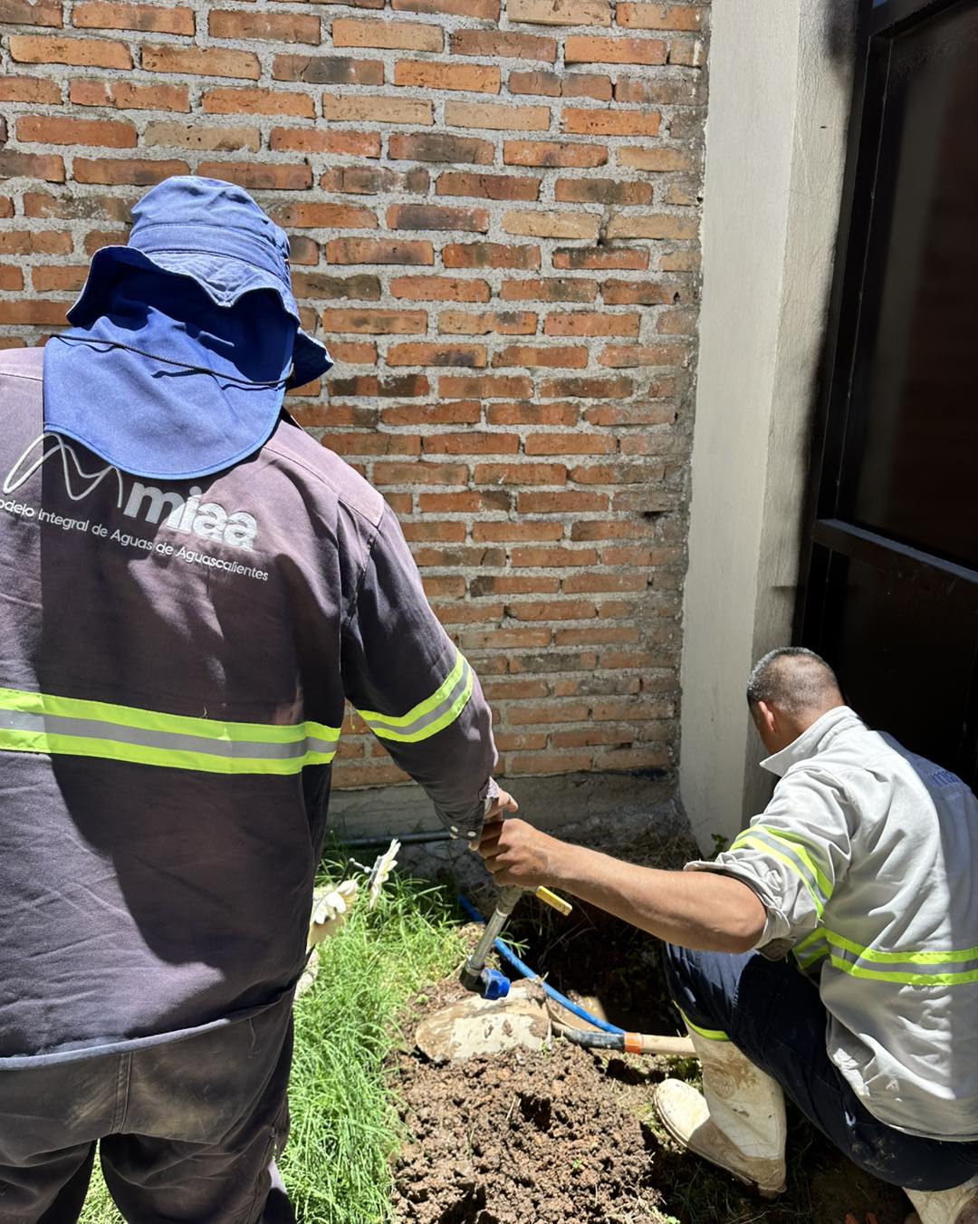 MIAA atiende obstrucción y fuga de agua en Morelos II y la colonia Fátima