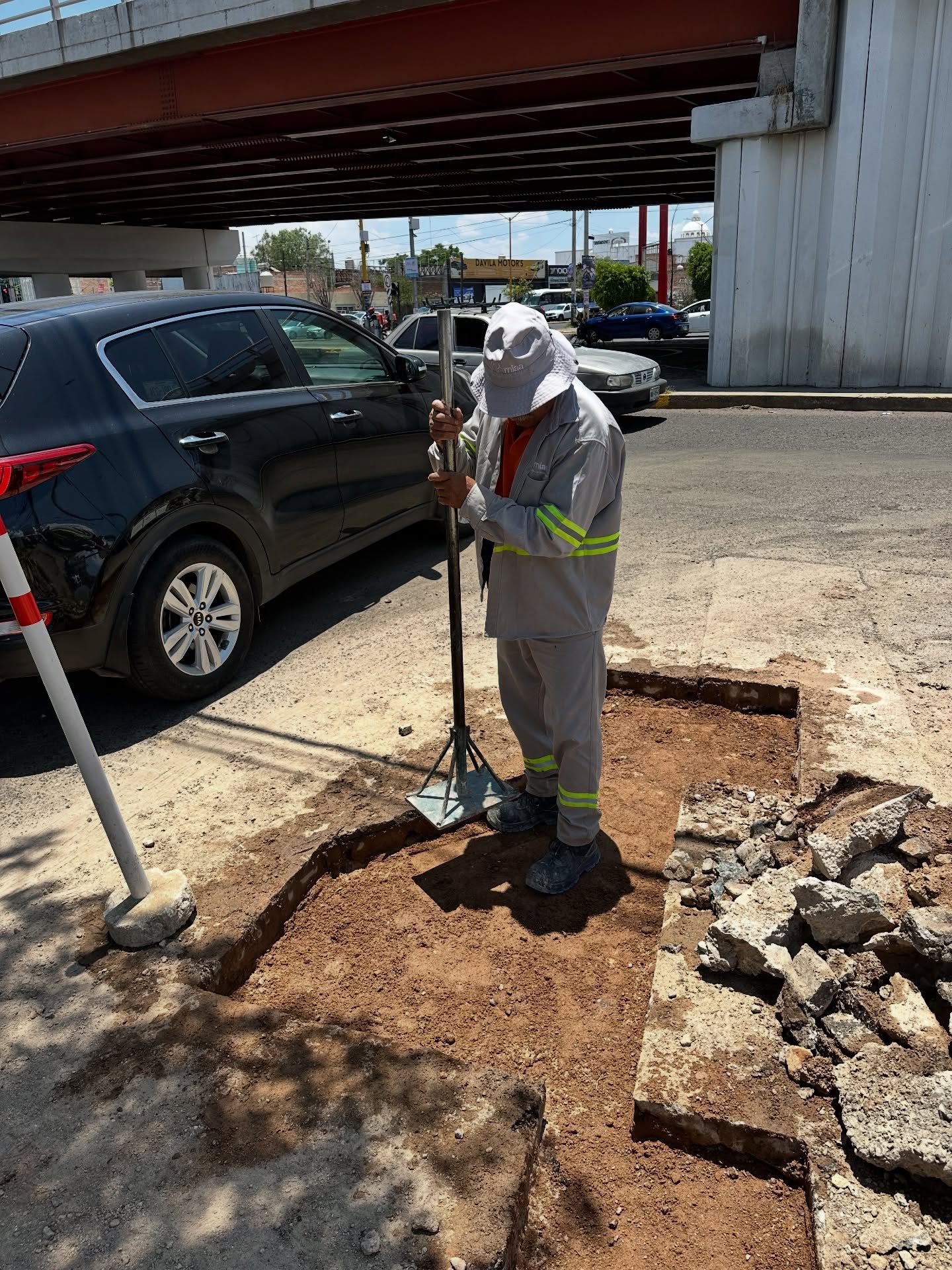 MIAA rehabilita bache tras reparación en Joséfa Ortiz de Domínguez