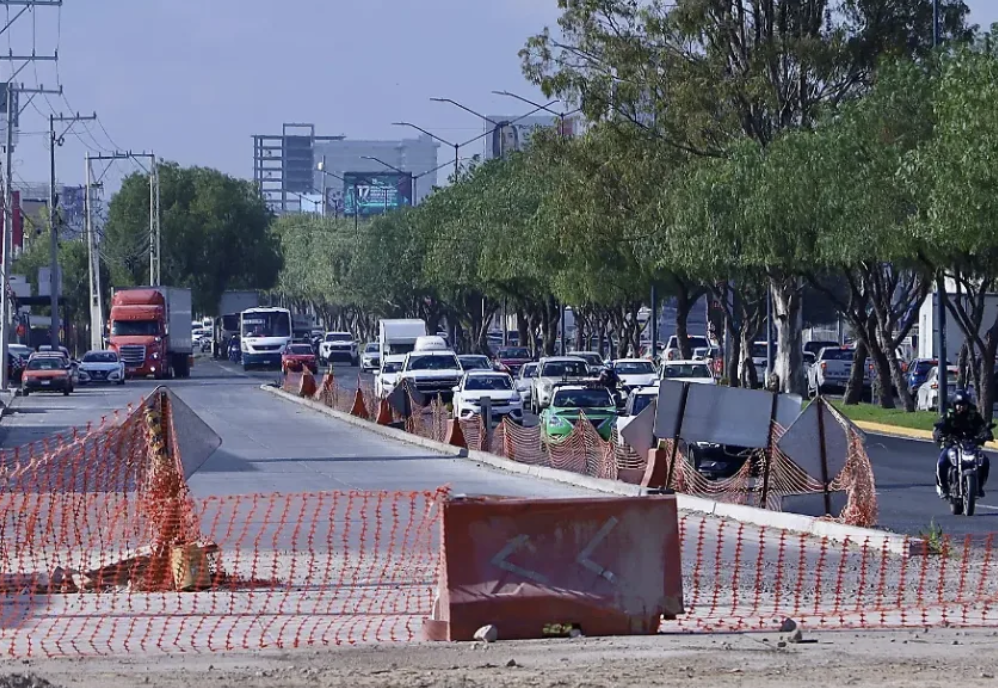 Falta de predio mantiene detenido el puente del bulevar Aeropuerto en León