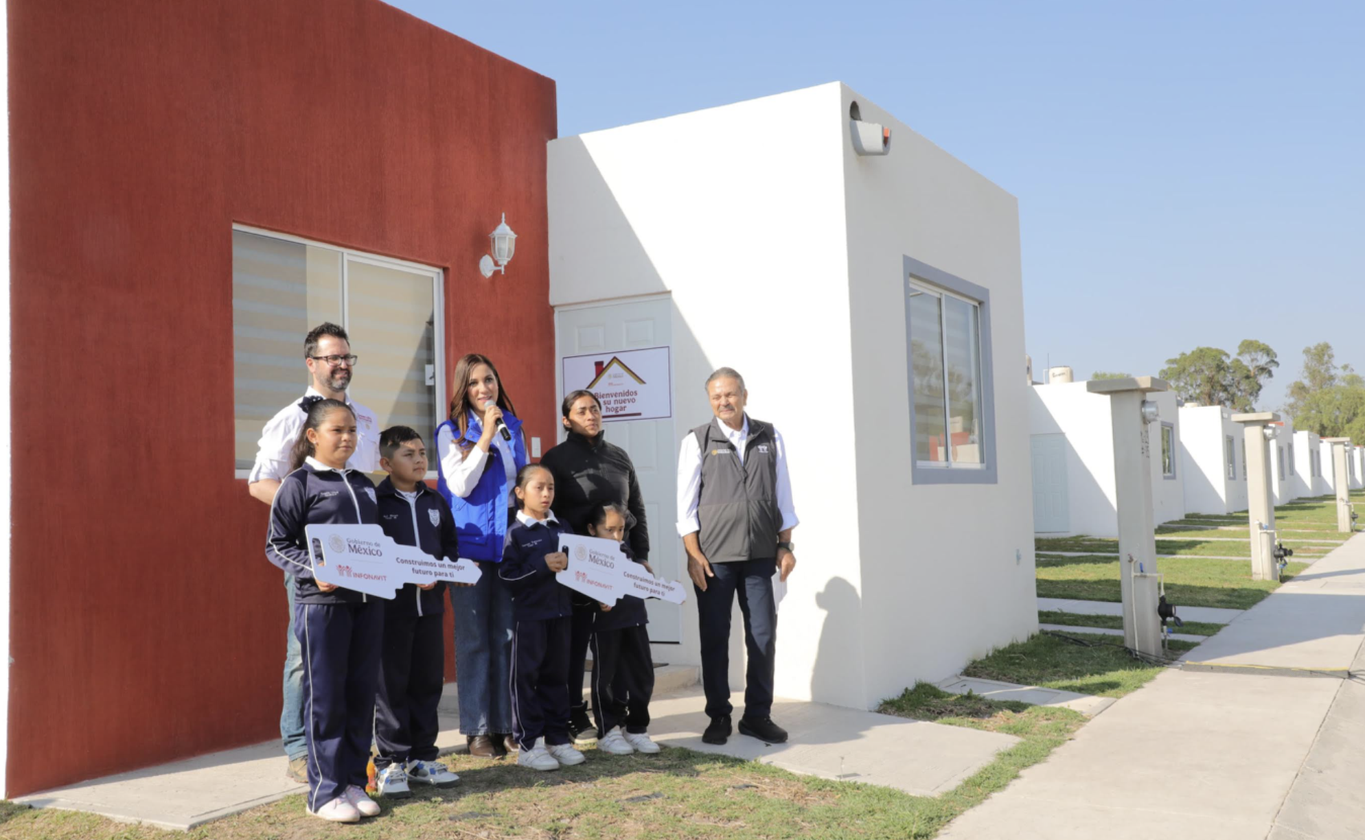 Gobernadora e Infonavit entregan Viviendas para el Bienestar en San José Iturbide
