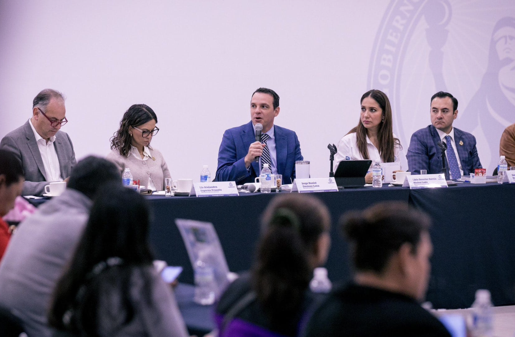Buscan frenar abusos contra familias víctimas de delitos y trámites gratuitos