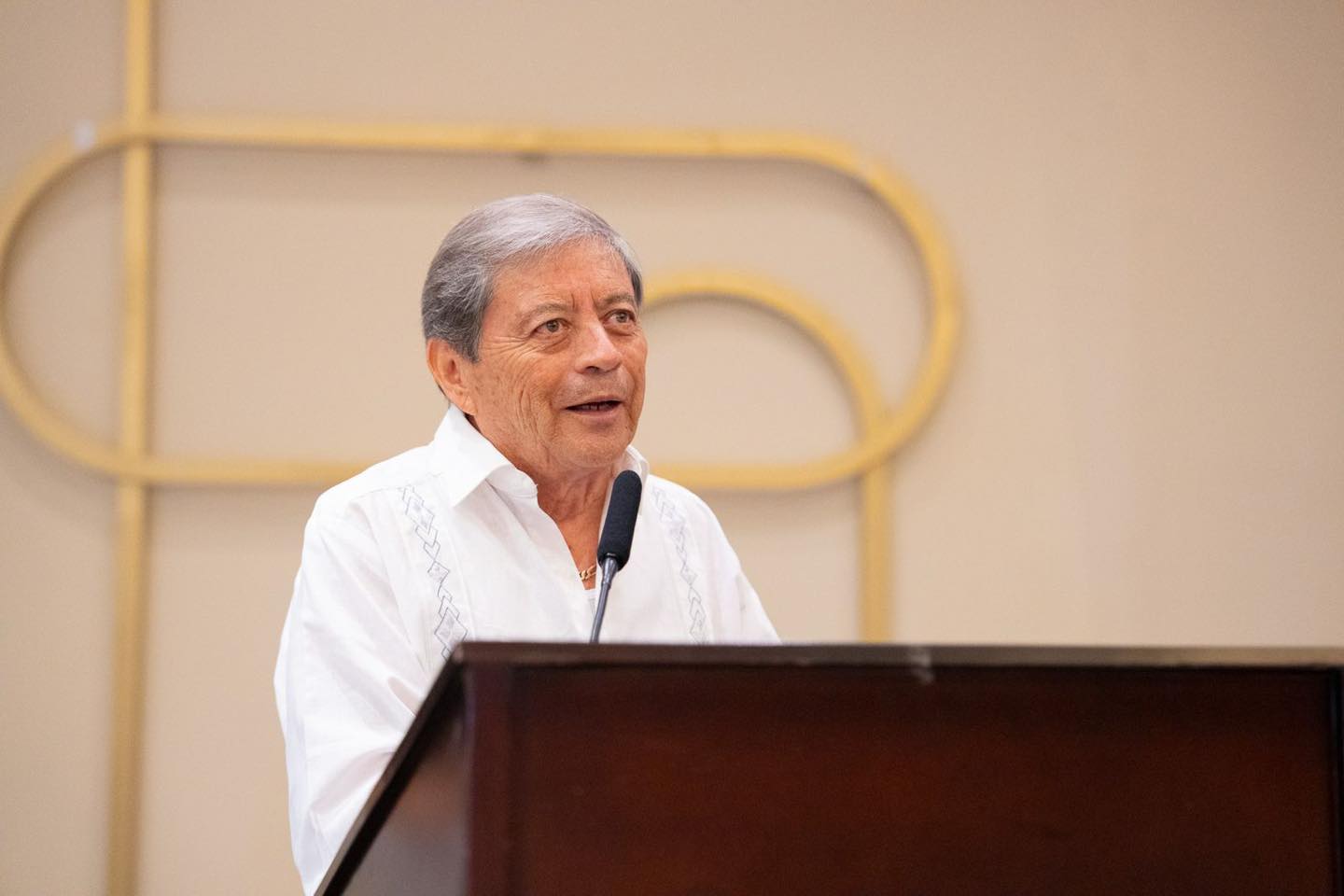 “No tengo intención de dejar el cargo”: titular del ISSEA confirma aspiraciones políticas 