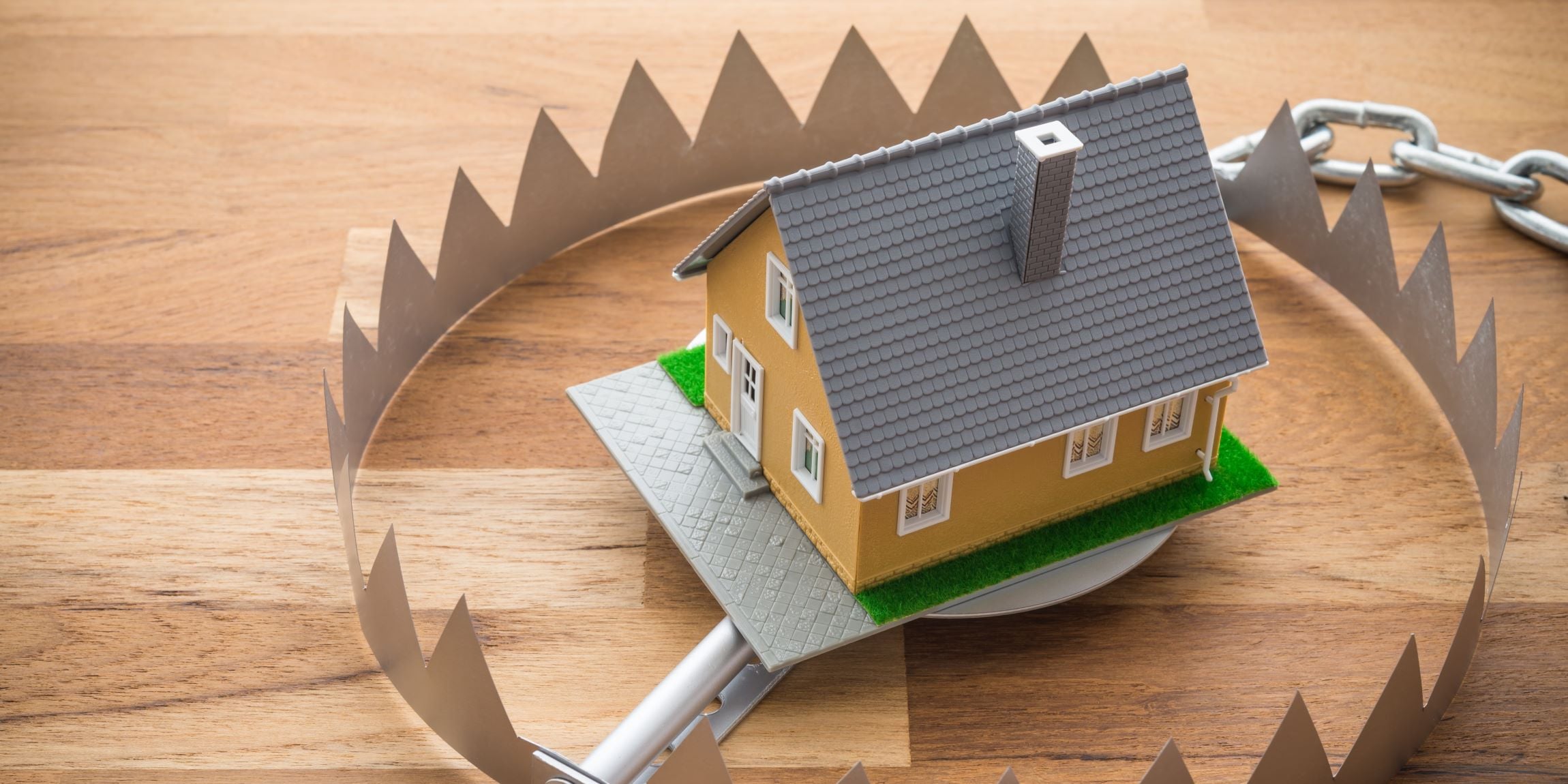 ¡Ojo al comprar casa o terreno! Advierten sobre fraudes y extorsiones inmobiliarias