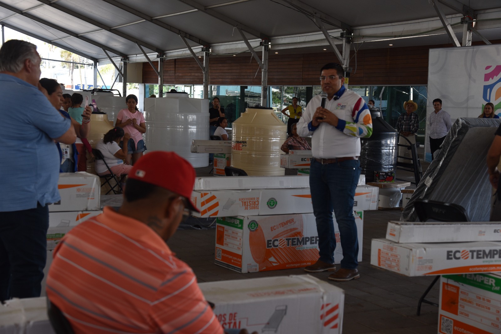 Más de 70 familias de Jesús María acceden a materiales y artículos para el hogar a bajo costo