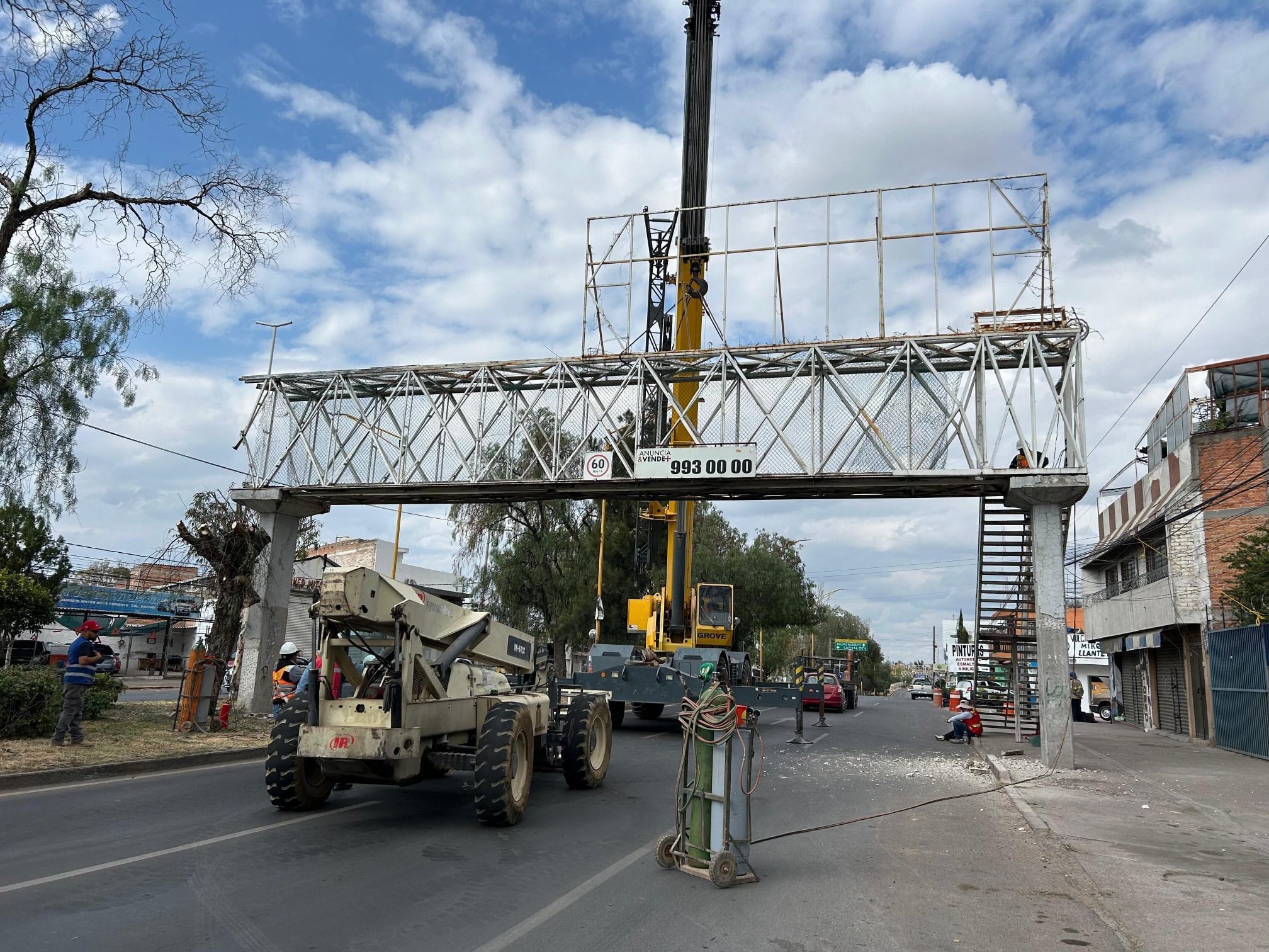 Retirarán puente peatonal en Aguascalientes capital por riesgo estructural 