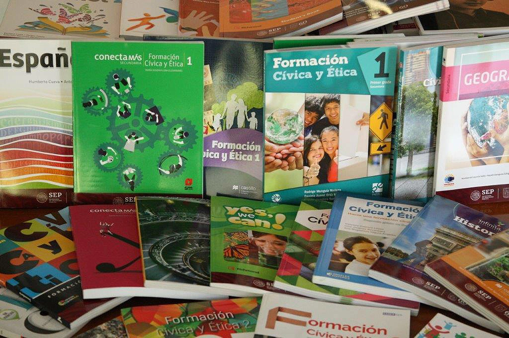 Revisarán maestros libros de texto de la SEP en Aguascalientes