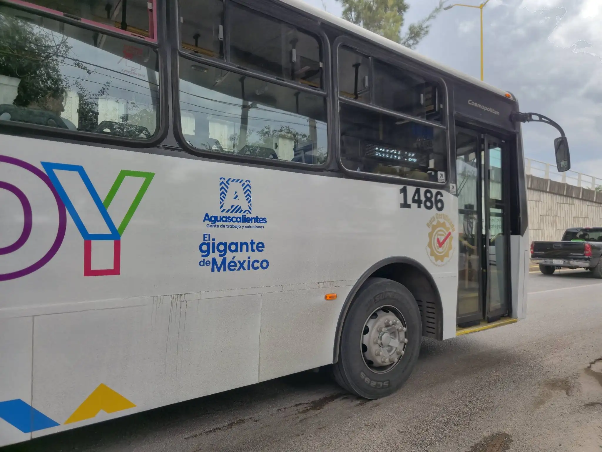 Movilidad sugiere transporte colectivo desde y hacia el aeropuerto
