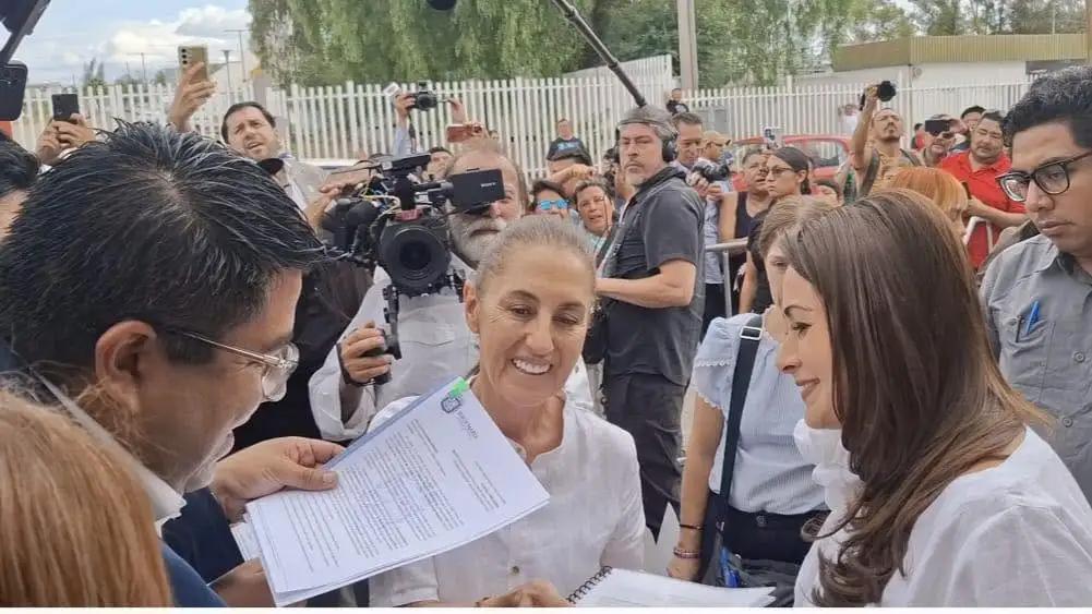 Intercepta alcalde de Jesús María a Sheinbaum; urge apoyo para retornos seguros en la 45 Norte