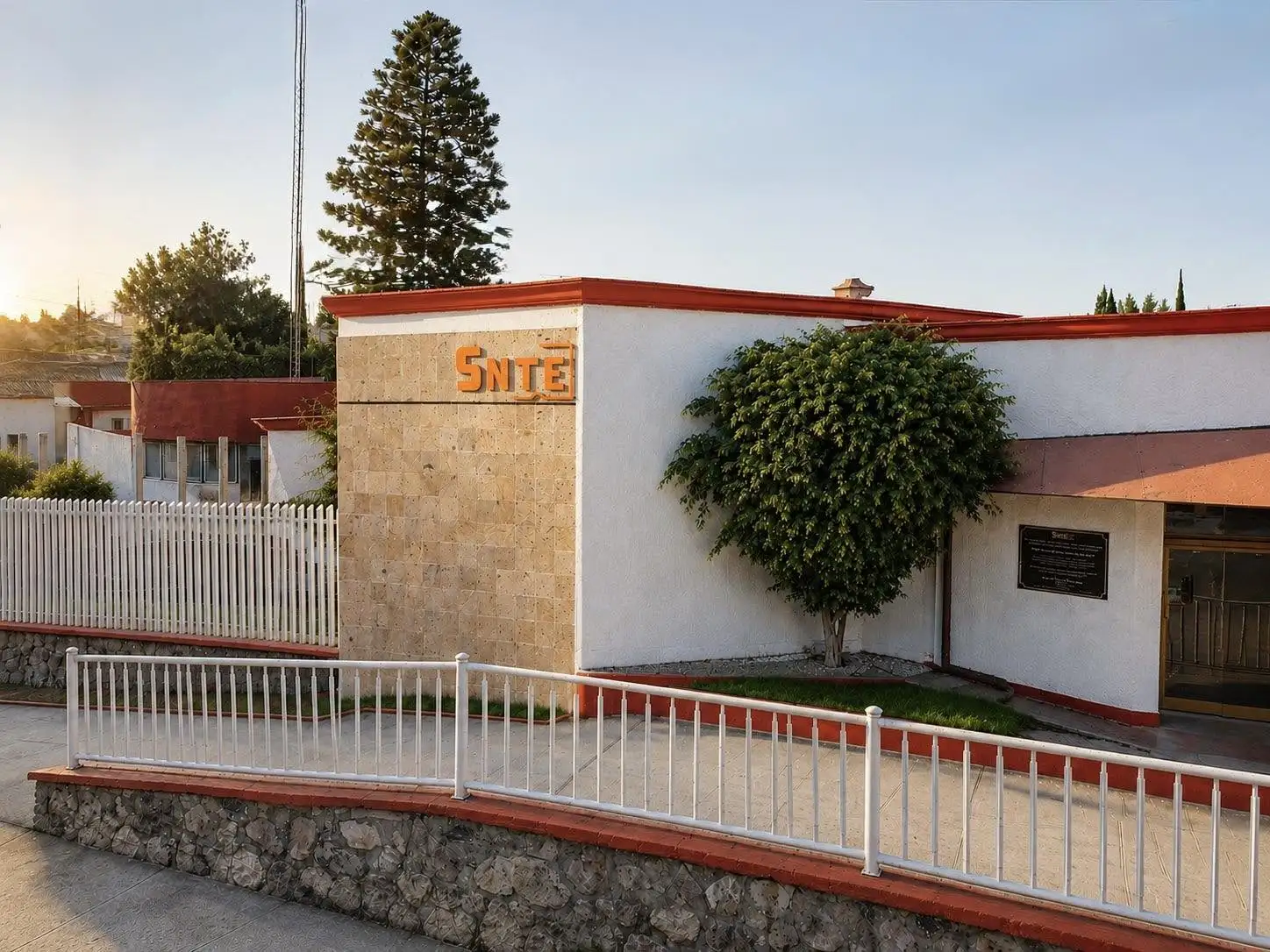 SNTE alerta por intentos de fraude: ofrecen plazas por hasta 70 mil pesos