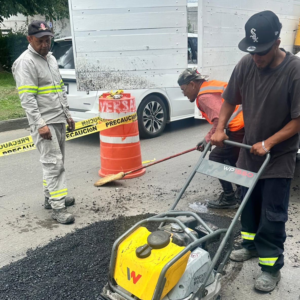 MIAA realiza trabajos de bacheo en Versalles II para mejorar la circulación vehicular