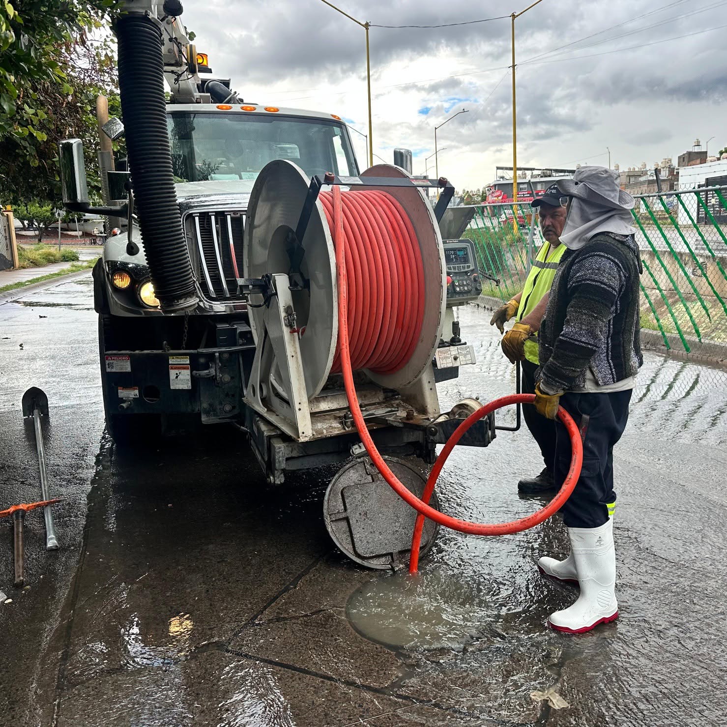Realiza MIAA trabajos de desazolve en alcantarilla obstruida en Real del Sol
