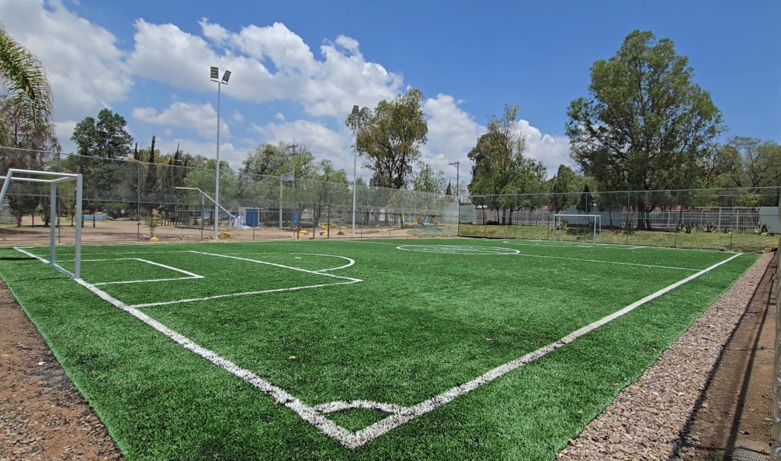 Entregan nueva cancha y rehabilitan espacios en la Unidad Deportiva Colosio en Jesús María