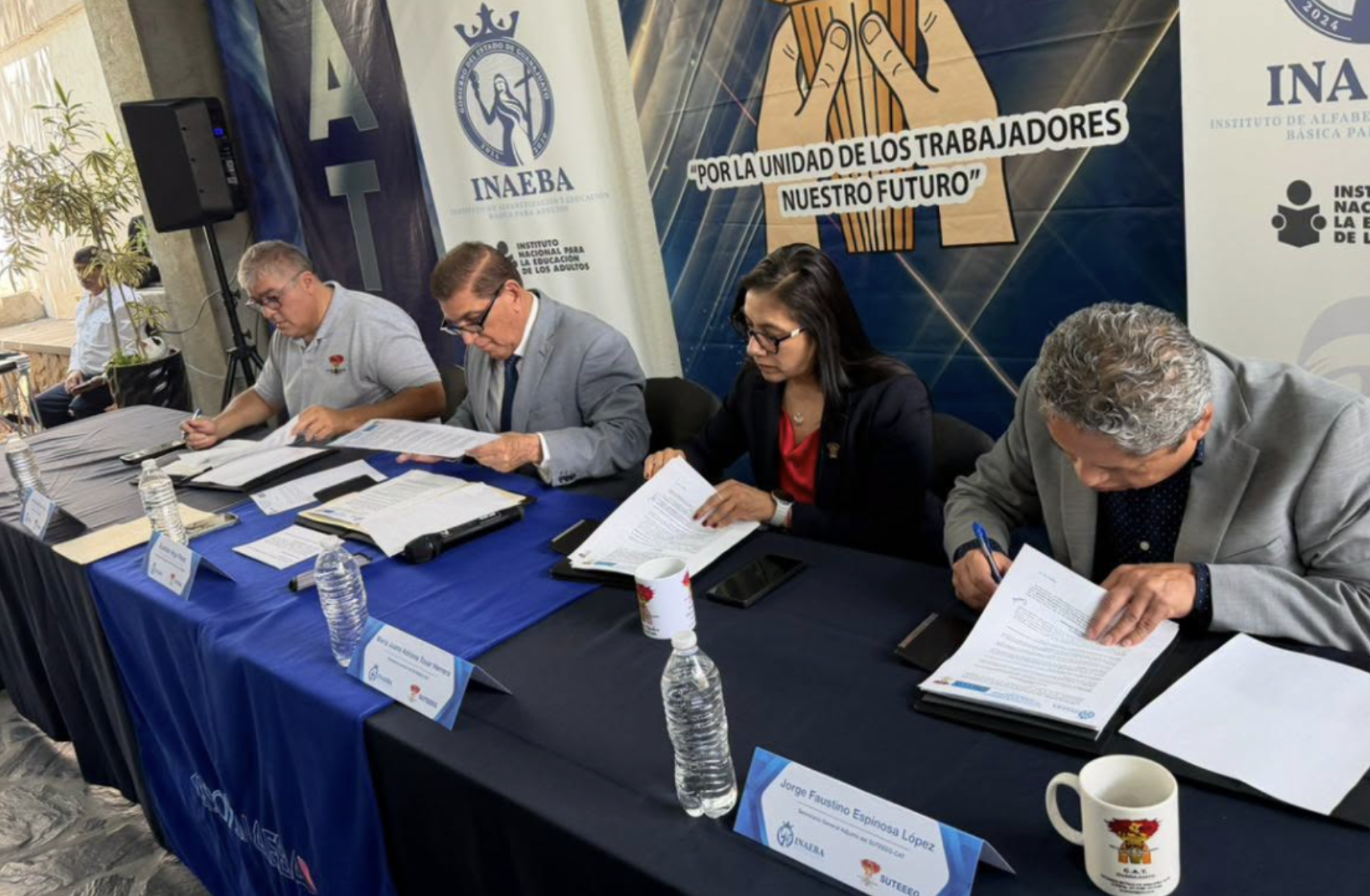 INAEBA y sindicato fortalecen relación laboral con firma de Contrato Colectivo 