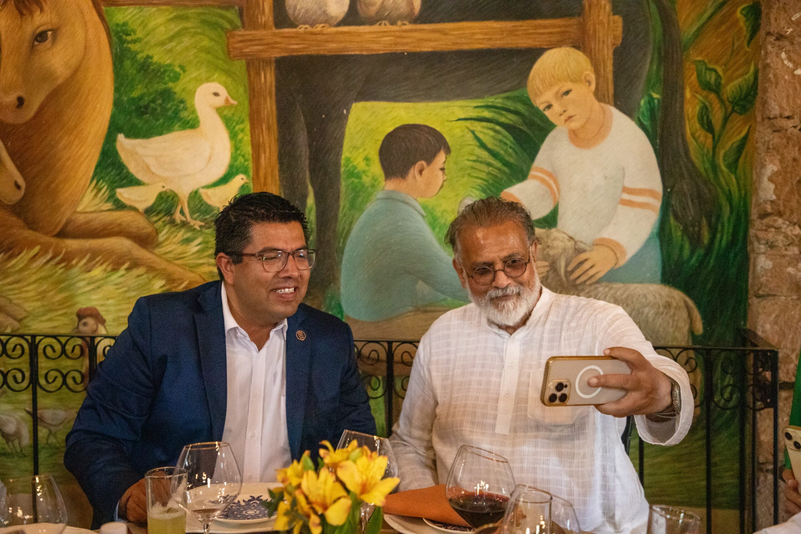 Jesús María recibe a Tushar Gandhi en una jornada dedicada a la cultura de paz