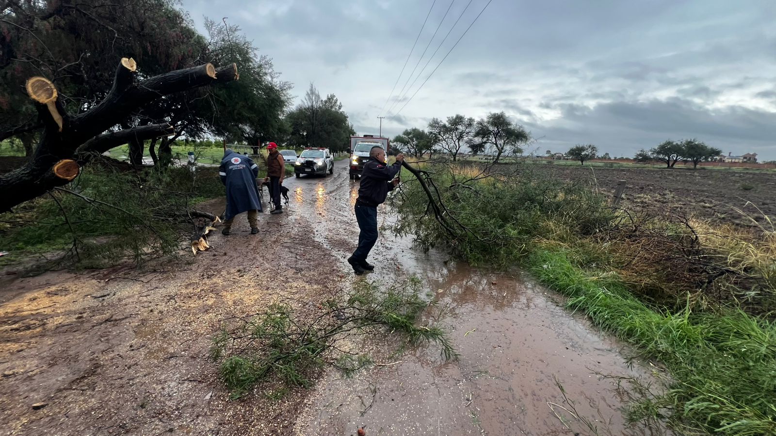 Atienden emergencias por lluvias en distintos puntos de Jesús María