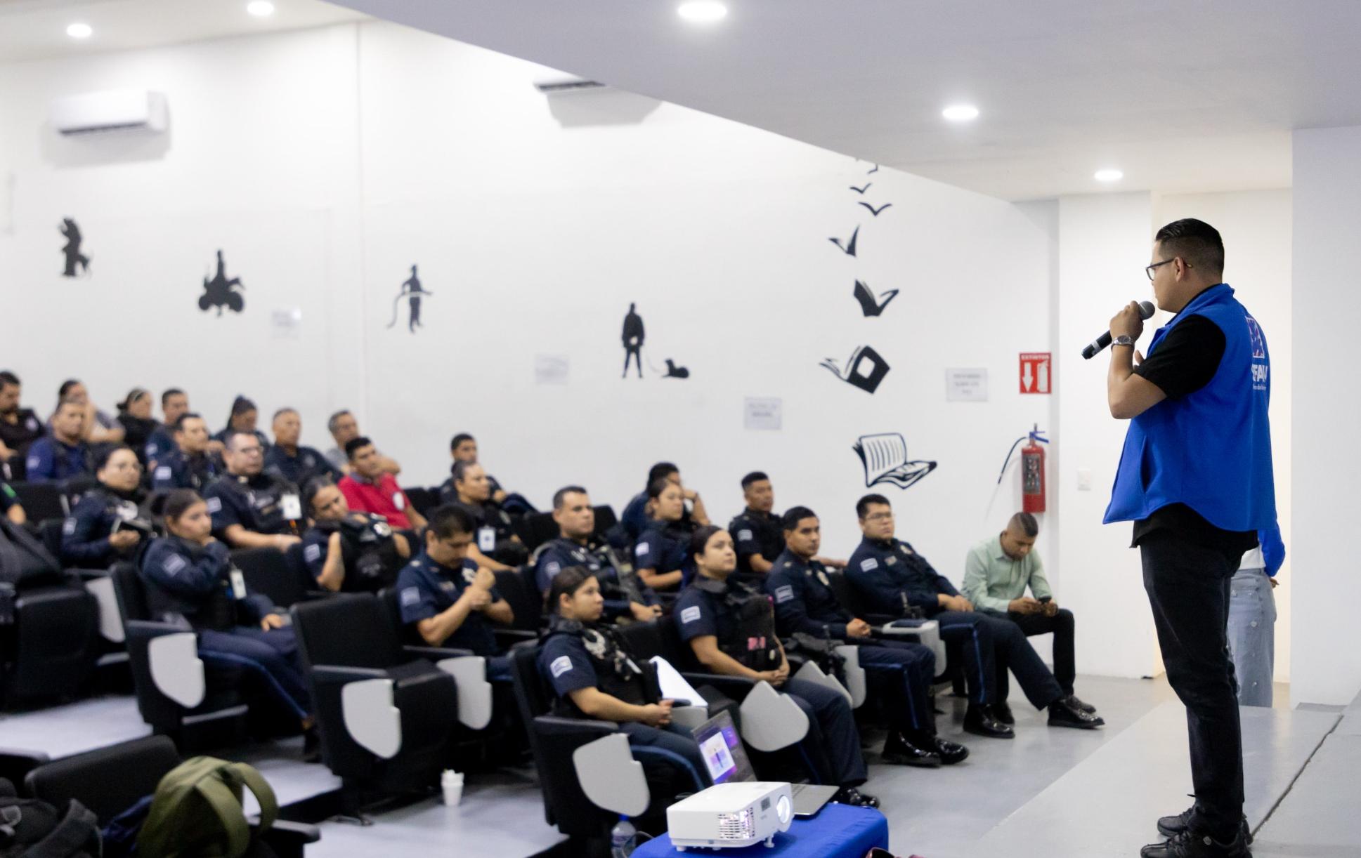 Policías de Jesús María reciben capacitación en inteligencia emocional