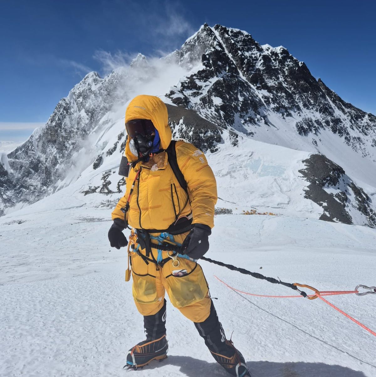 Rodrigo Sebastián González sube con ‘su padre’ al Everest con una Dolphy
