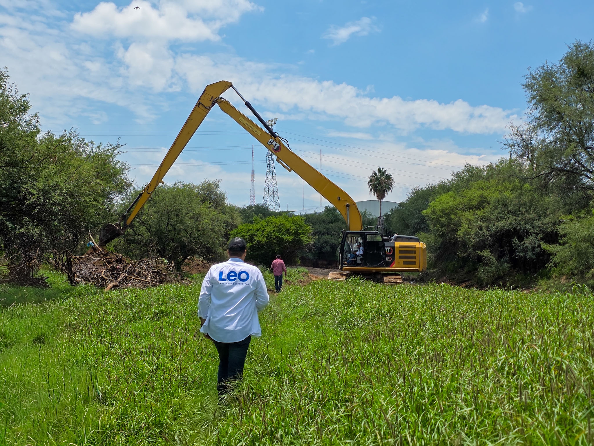 Desazolvan arrollo La Hacienda para evitar inundaciones al oriente