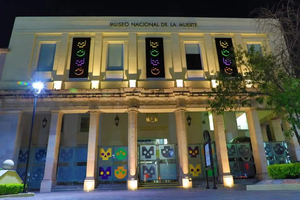 “De tal palo, tal astilla y los mismos huesos”: Museo de la Muerte invita a abuelos y nietos este verano