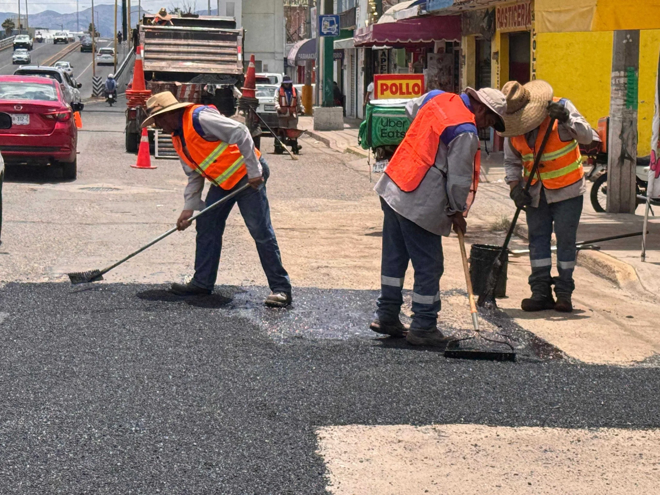 Ante lluvias, mantiene Municipio jornada de bacheo intensivo