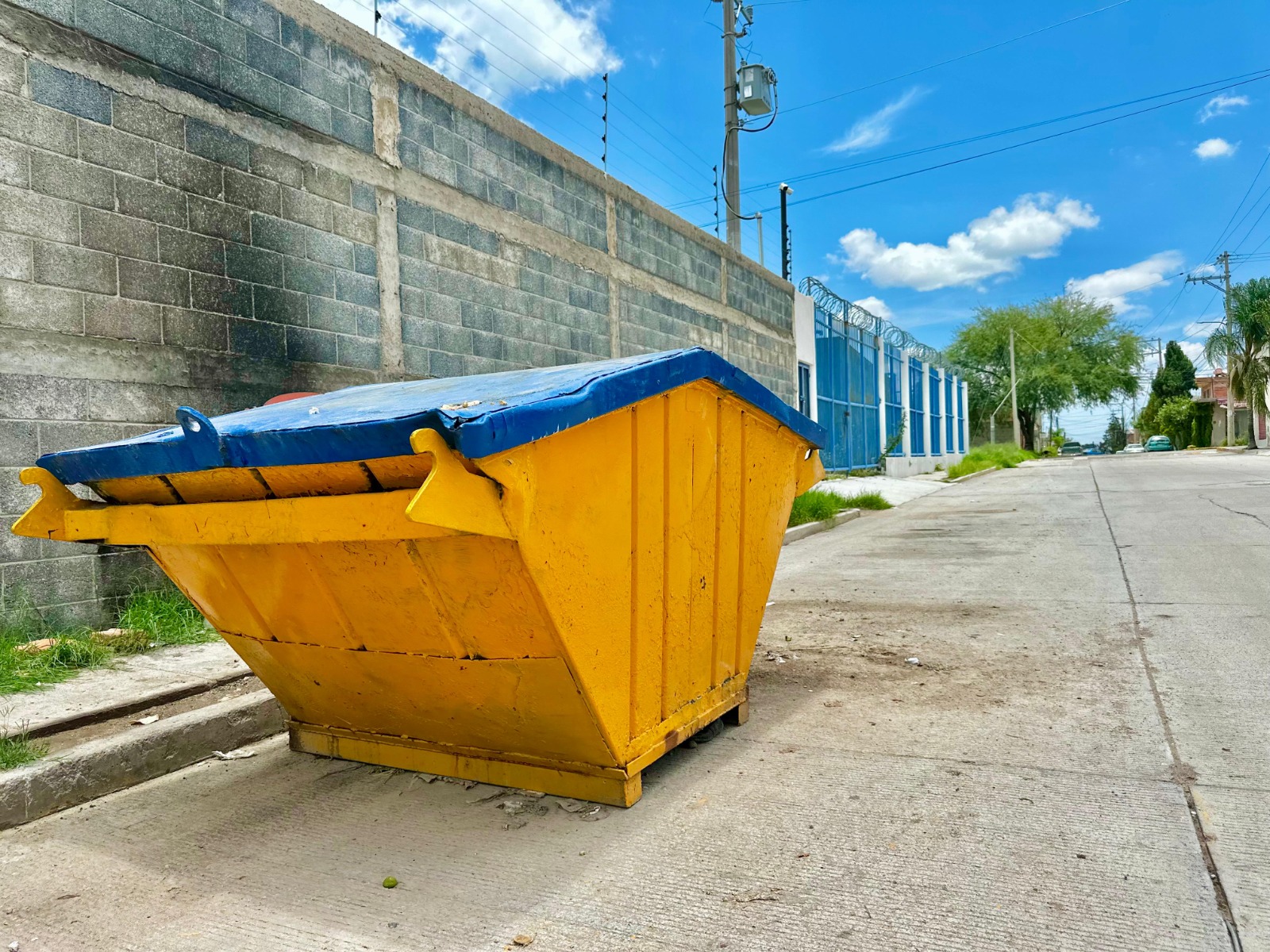 Jesús María pide respetar el horario para depositar basura en los contenedores