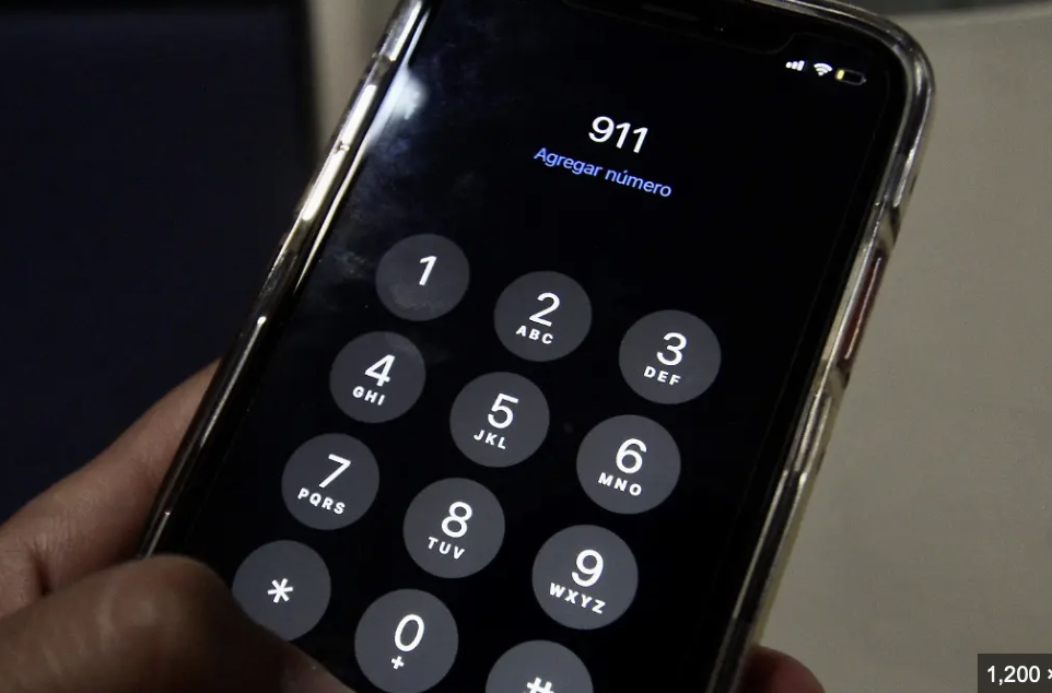 Llamadas falsas y conflictos familiares saturan el 911 de León