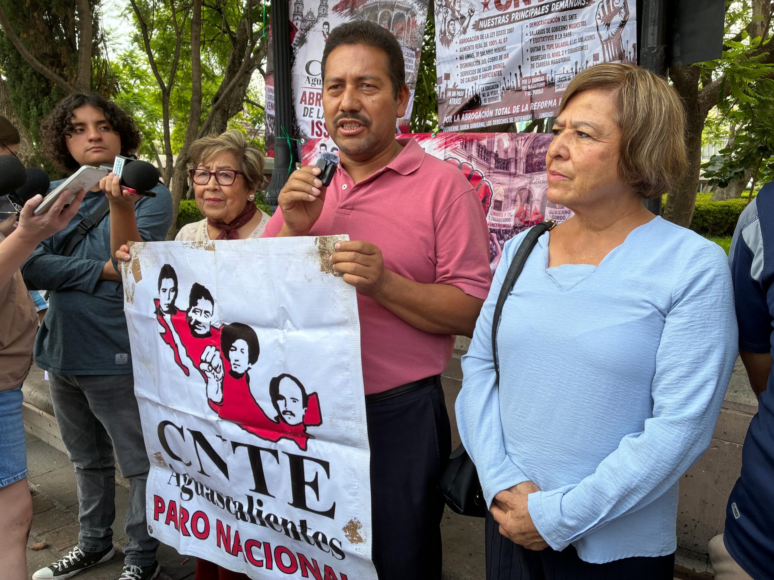 Docentes afines a la CNTE en Aguascalientes preparan movilización a CDMX