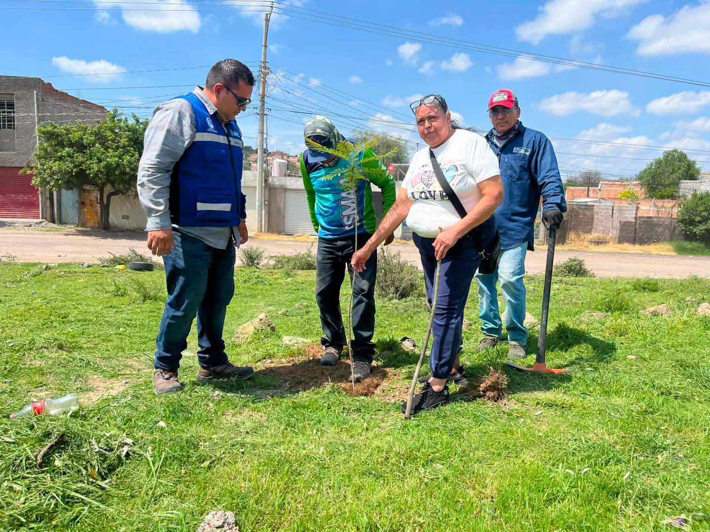 Jornada de reforestación en la colonia Cumbres