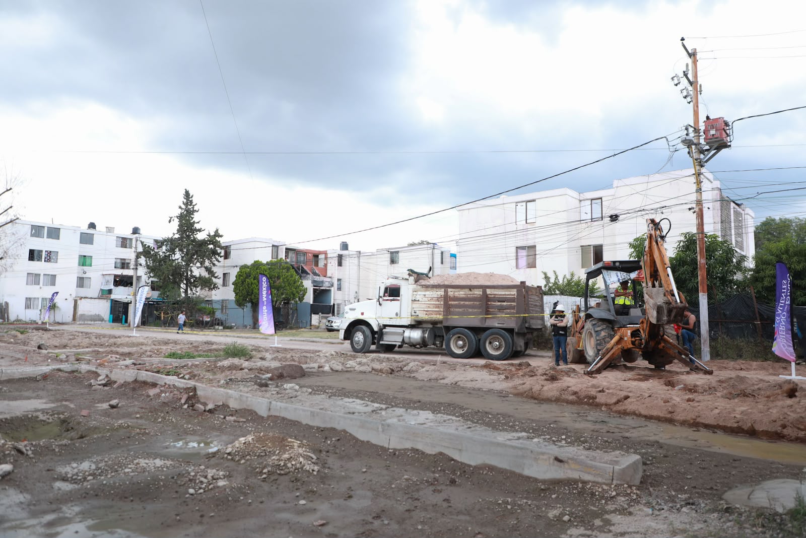 Rehabilitan vialidad de Pilar Blanco con concreto hidráulico