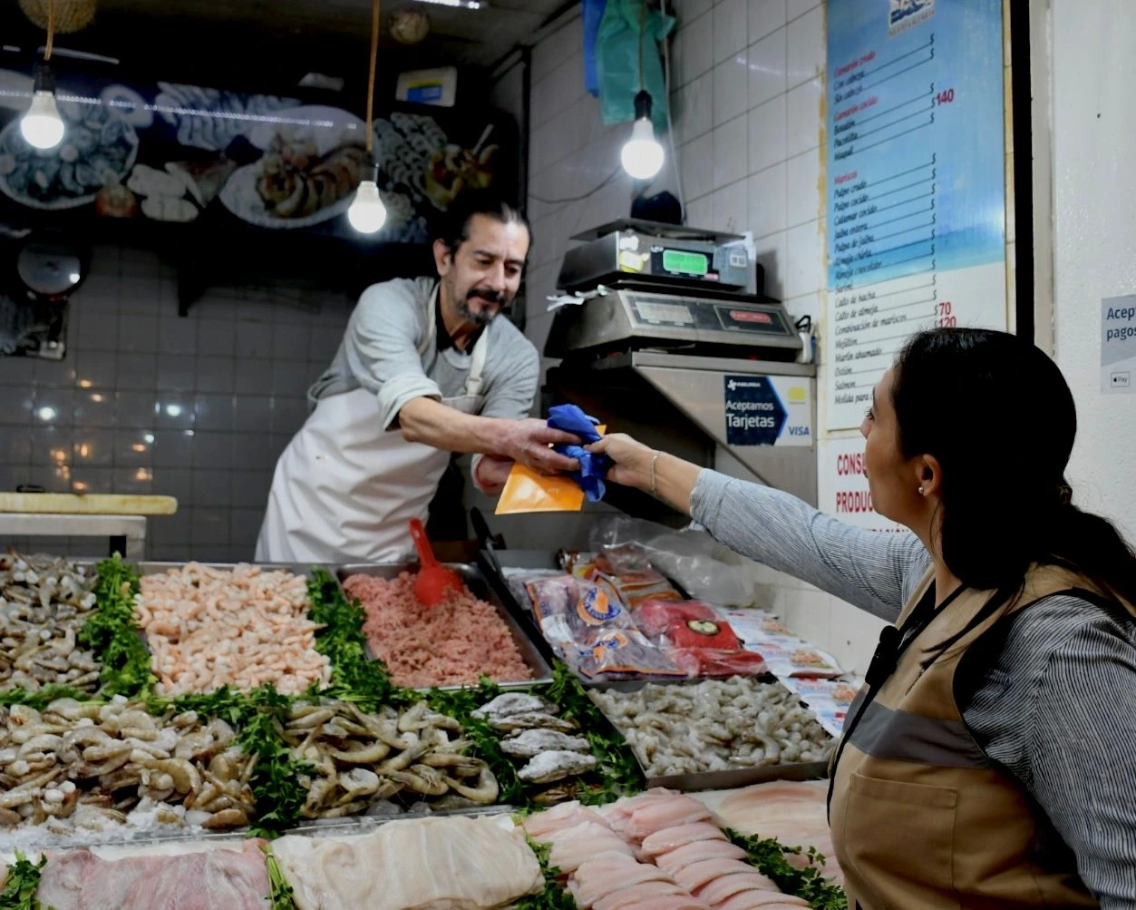 Descartan afectación a información de comerciantes tras robo en oficinas de Mercados