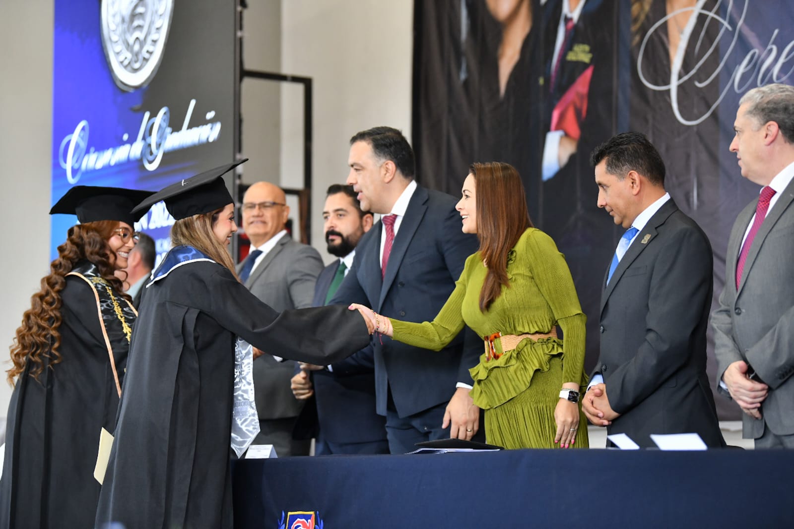 Se gradúan más de 160 maestros en Aguascalientes