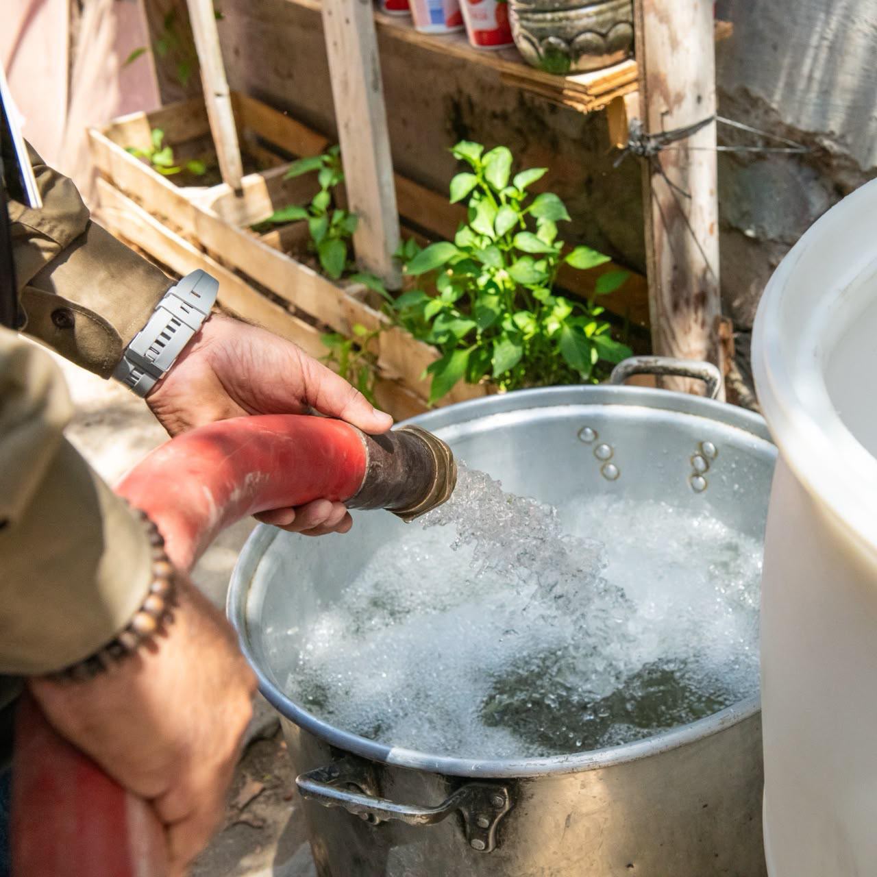 CESPT DA CONTINUIDAD AL OPERATIVO DE SUMINISTRO GRATUITO DE AGUA POTABLE DURANTE EL FIN DE SEMANA